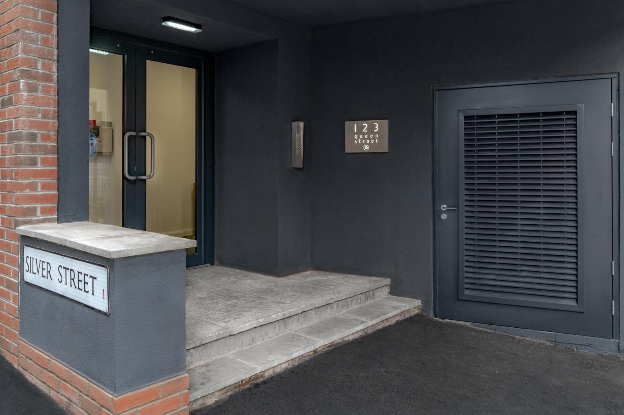 123 Queen Street - Home Crowd Luxury Apartments เชฟฟิลด์ ภายนอก รูปภาพ